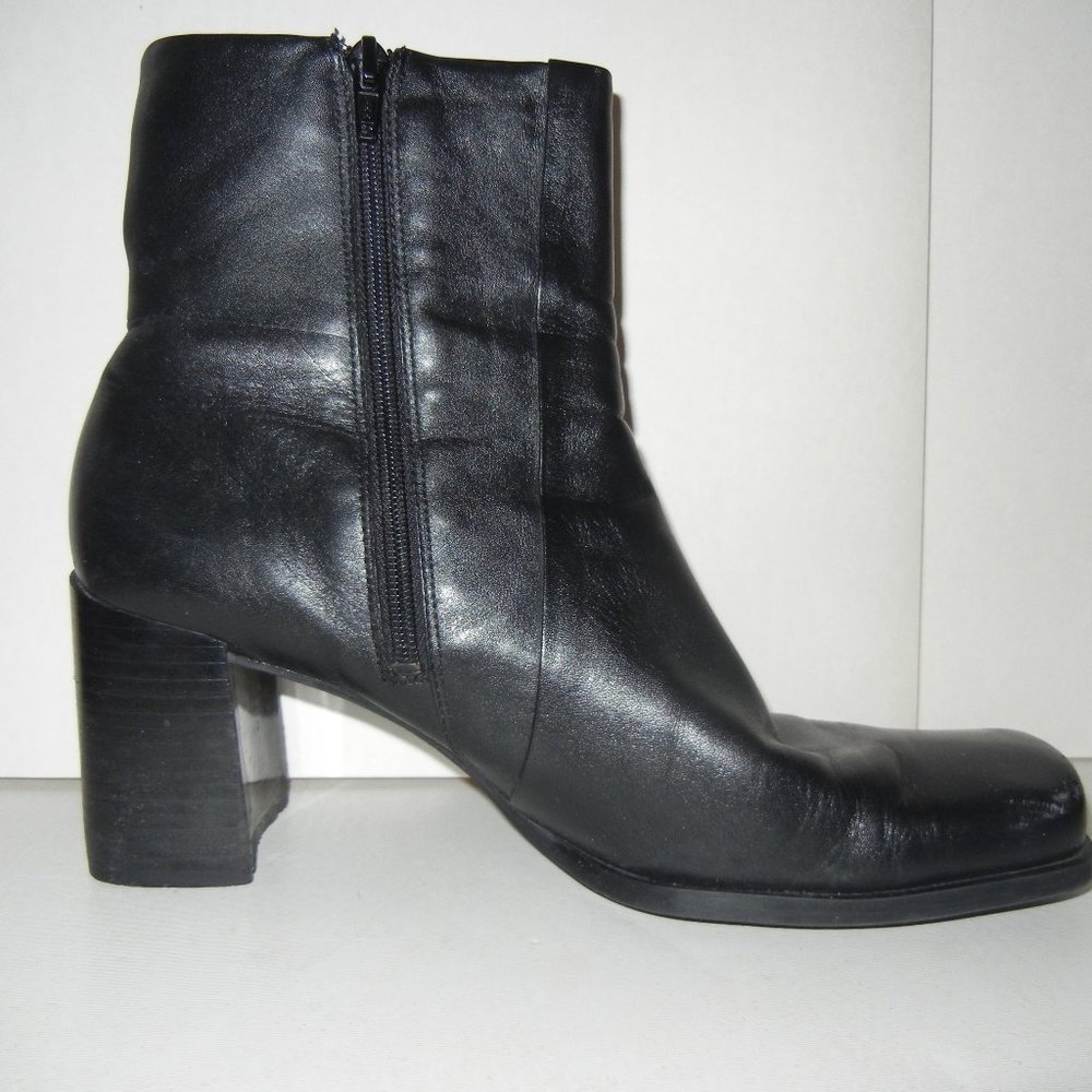 Y2K Chunky Vintage 10M Black Leather Ankle Boot Full Zip Block Heel Square Toe